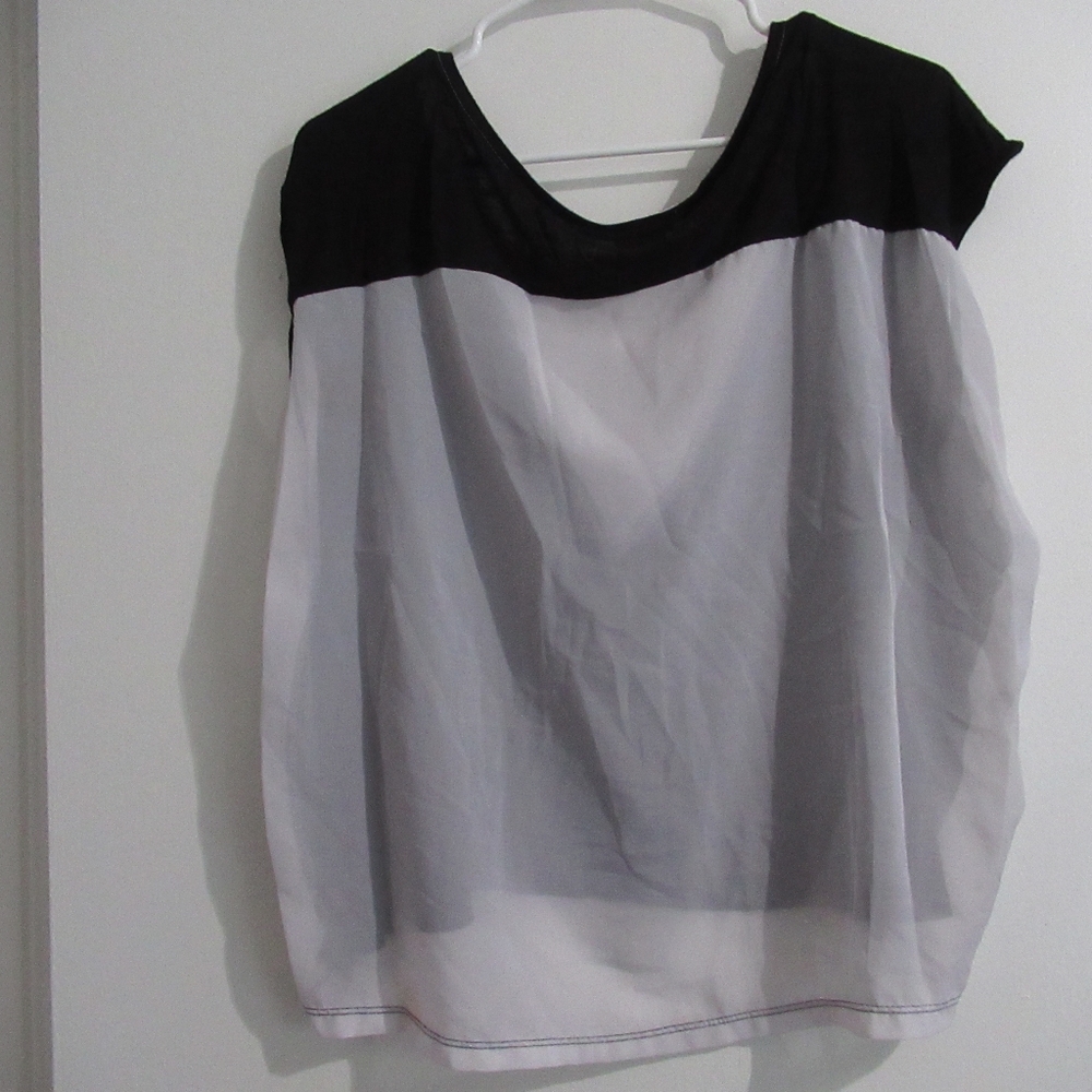 Large blouse - Picture 3 of 5